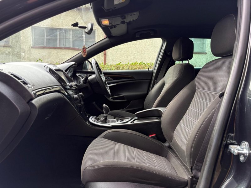 VAUXHALL INSIGNIA