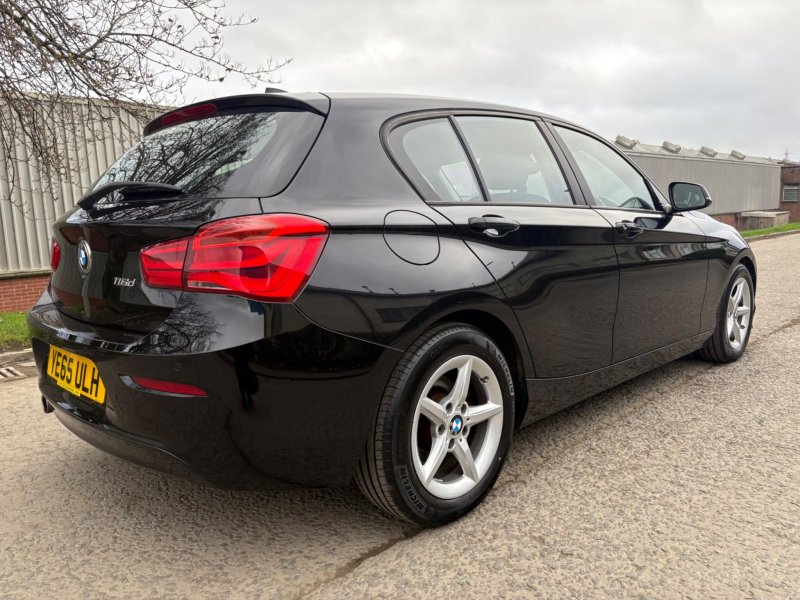 BMW 1 SERIES