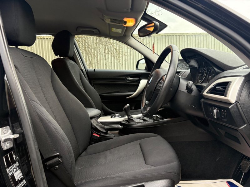 BMW 1 SERIES