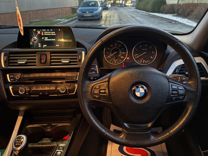 BMW 1 SERIES