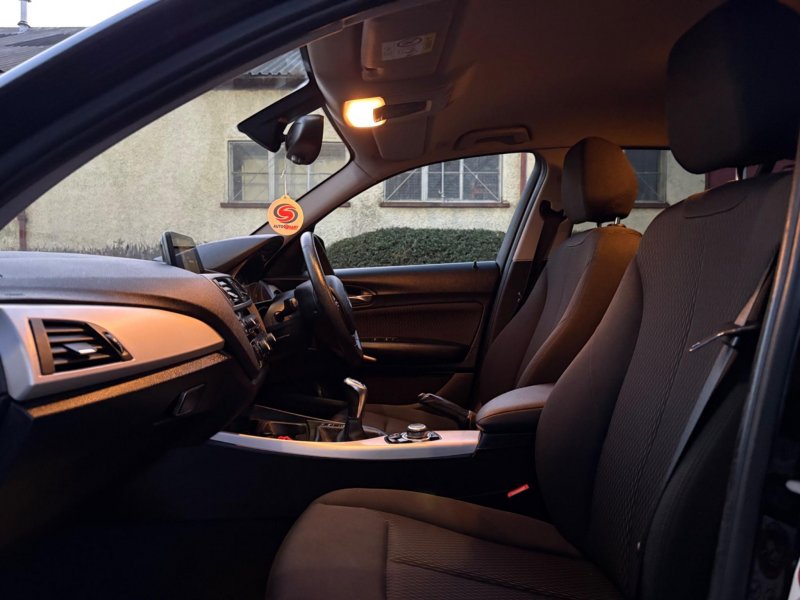 BMW 1 SERIES