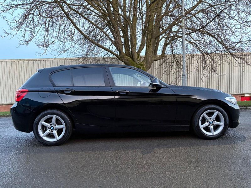 BMW 1 SERIES