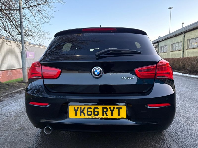 BMW 1 SERIES