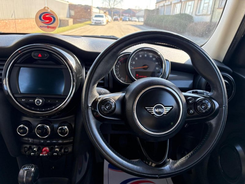 MINI HATCH