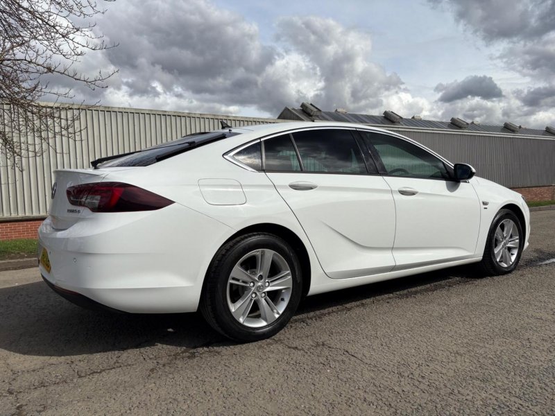 VAUXHALL INSIGNIA