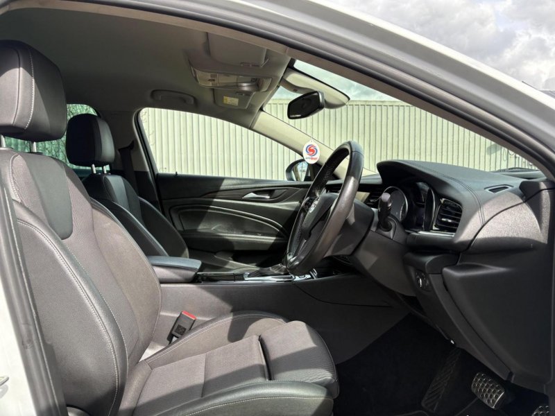 VAUXHALL INSIGNIA