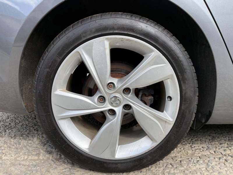 VAUXHALL INSIGNIA