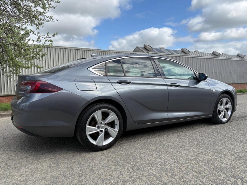 VAUXHALL INSIGNIA