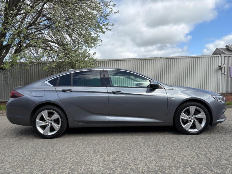 VAUXHALL INSIGNIA