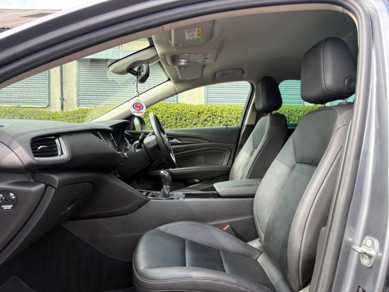 VAUXHALL INSIGNIA