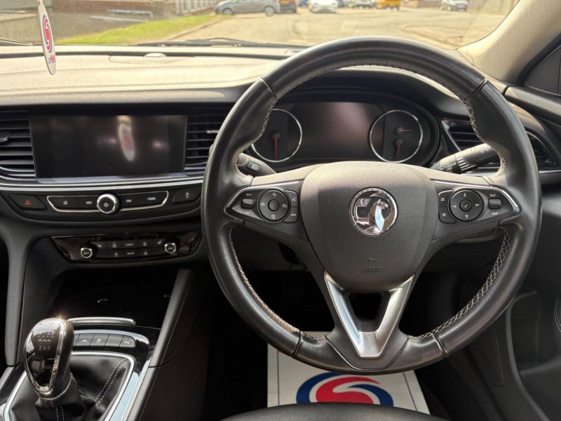 VAUXHALL INSIGNIA