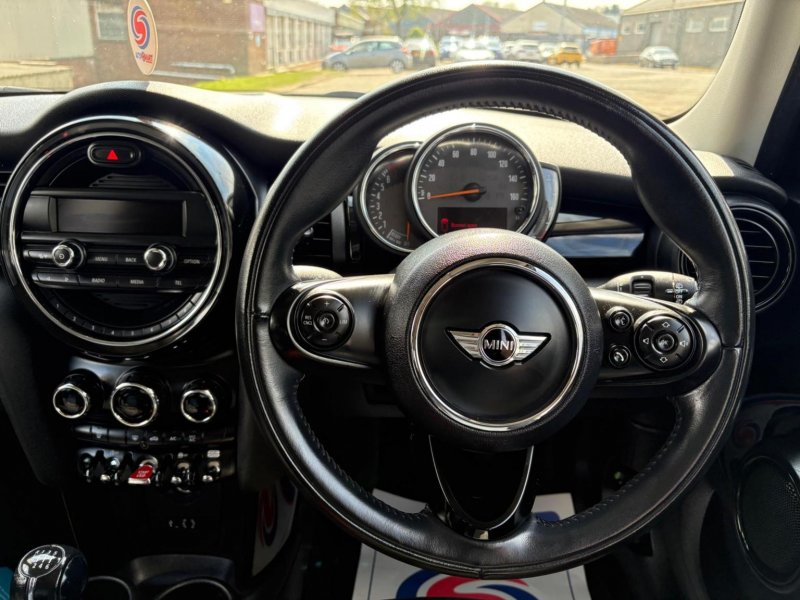 MINI HATCH