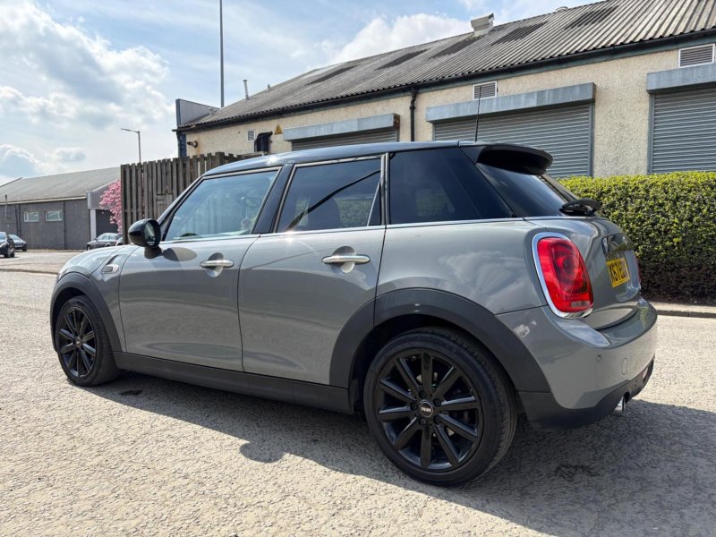 MINI HATCH