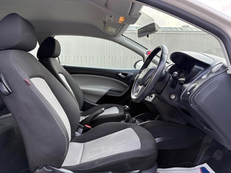 SEAT IBIZA
