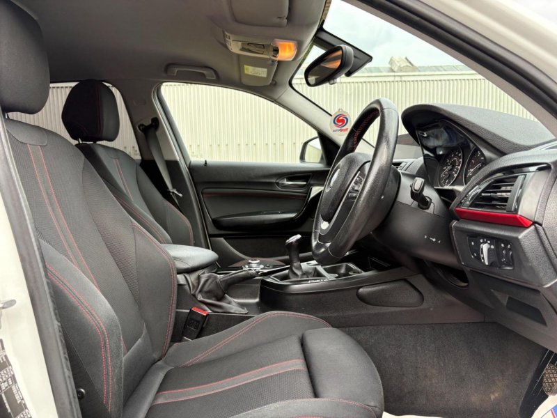 BMW 1 SERIES