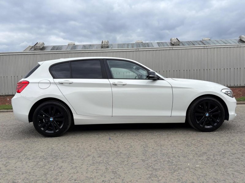 BMW 1 SERIES