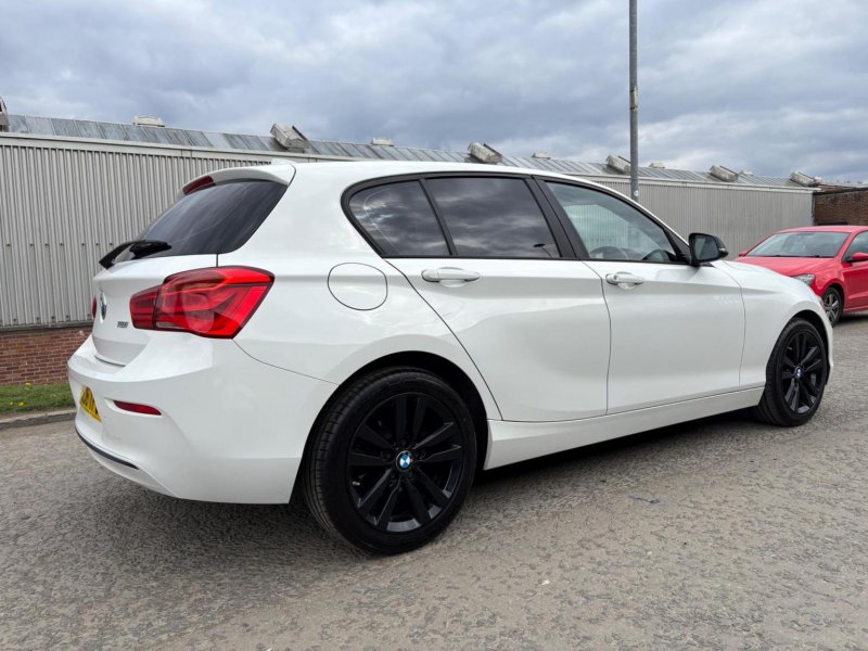 BMW 1 SERIES