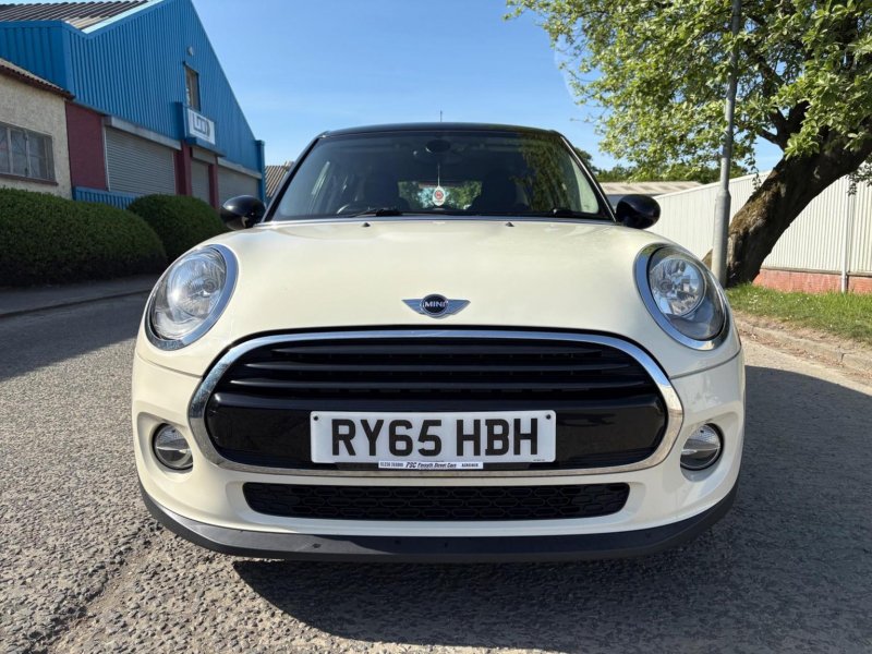 MINI HATCH